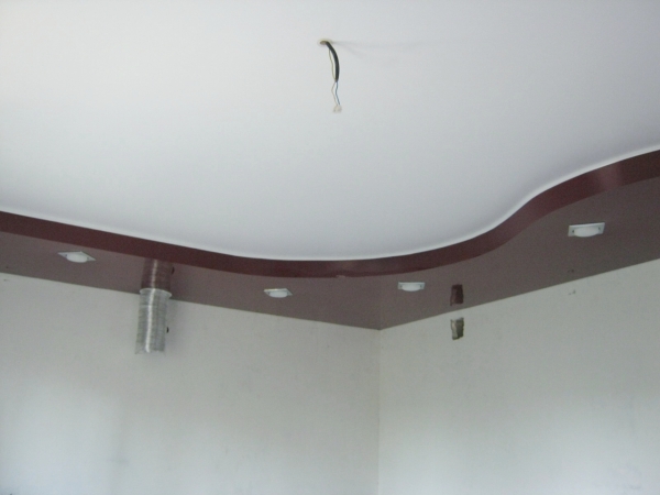 Фотографии потолков на кухне