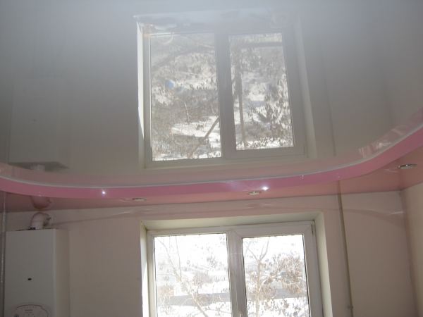 Фотографии глянцевых потолков