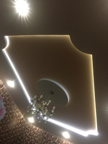 Фактурный натяжной потолок