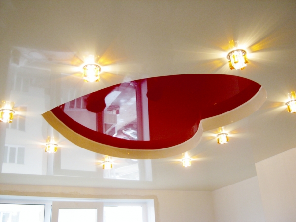 Фотографии потолков в спальню