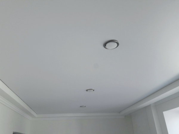 Фотографии потолков в спальню