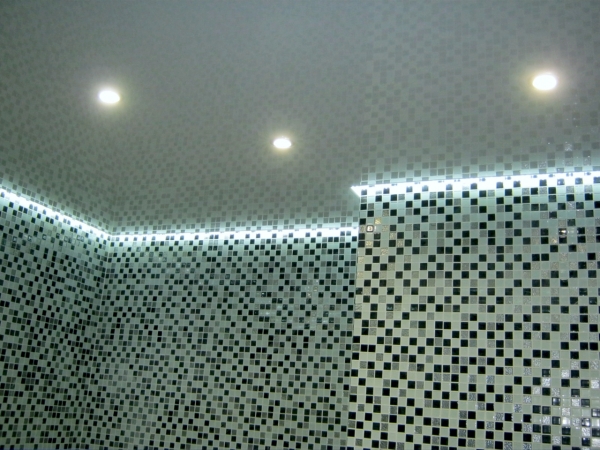 Фотографии потолков в Ванной